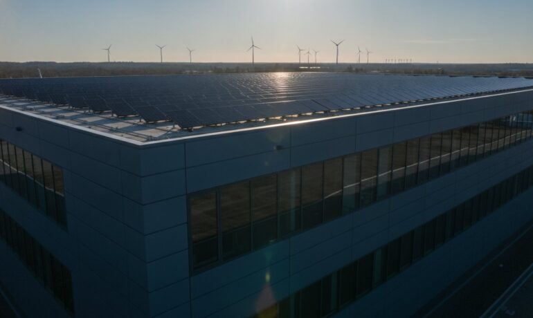 Vorteile von Photovoltaik für Unternehmen 2026: Strategische Chancen und Rendite